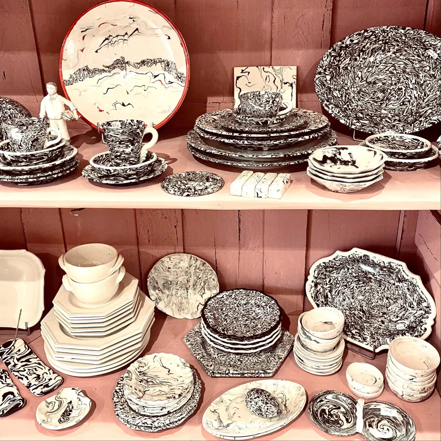 Faïence pottery from Apt