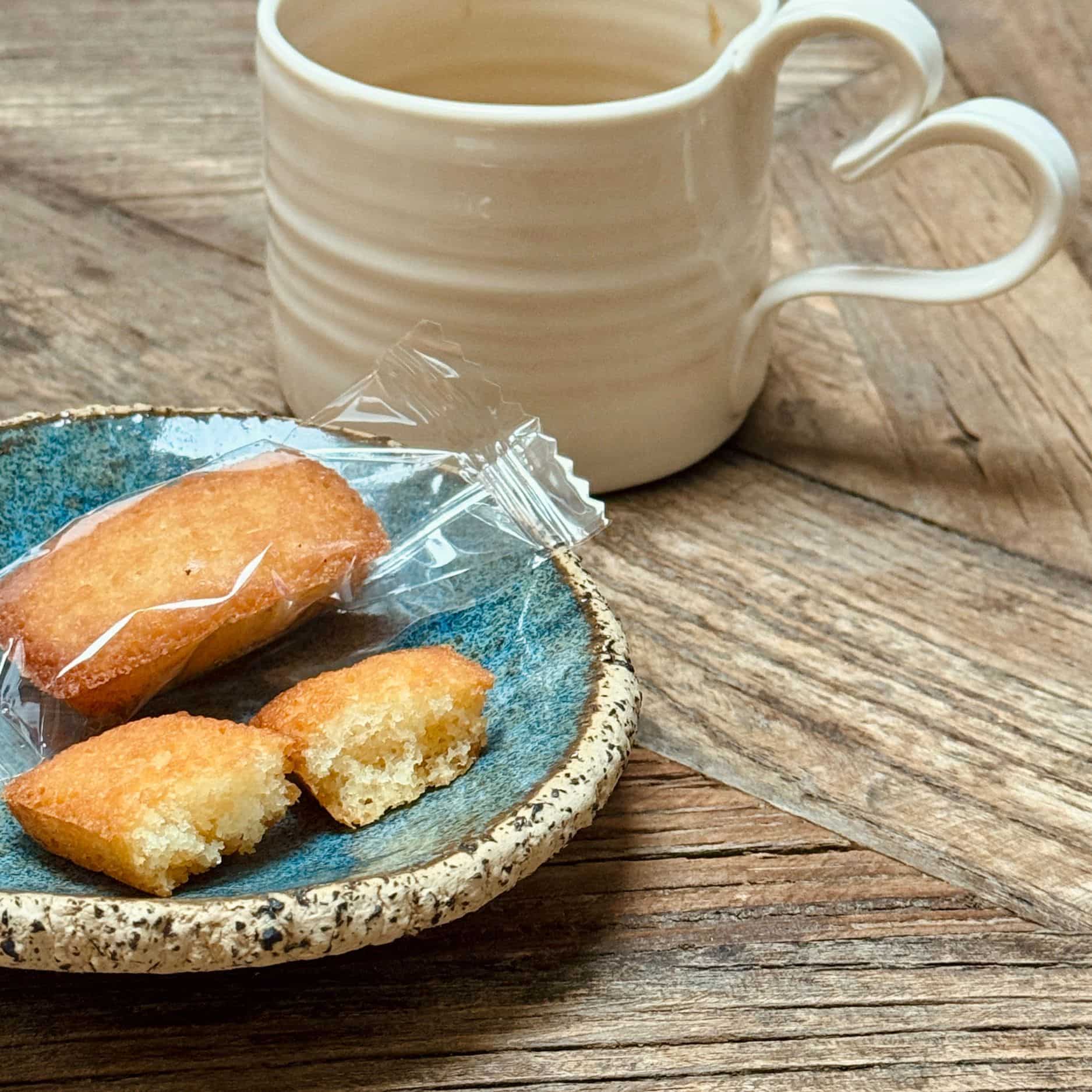 Soft buttery almond cakes with zesty lemon flavour. A sweet Provençal treat to enjoy anywhere, anytime.