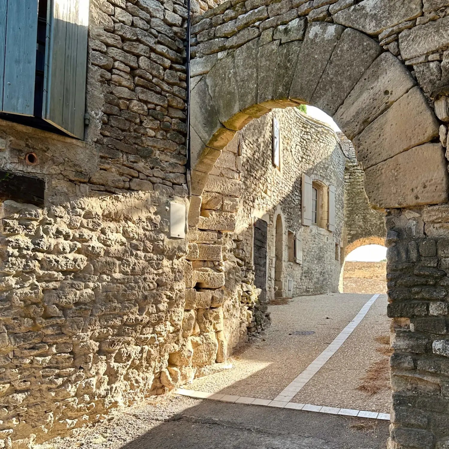Beautiful arch in the village of Goult