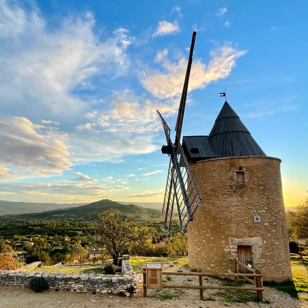 The windmill near Saint-Saturnin