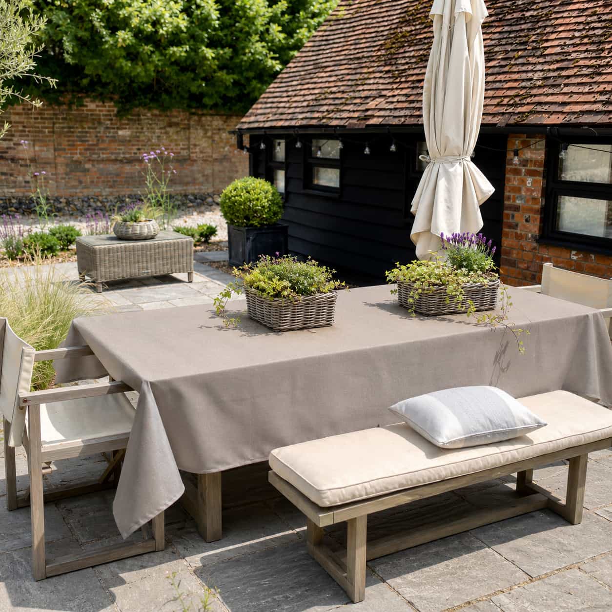 Waxed cotton tablecloth for outdoor, made in France
