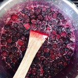 Blackberry jam in the pan